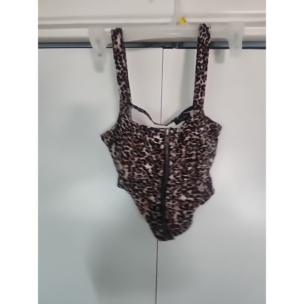 Y2K Nollie Leopard print Zip Up Crop Top, Size S